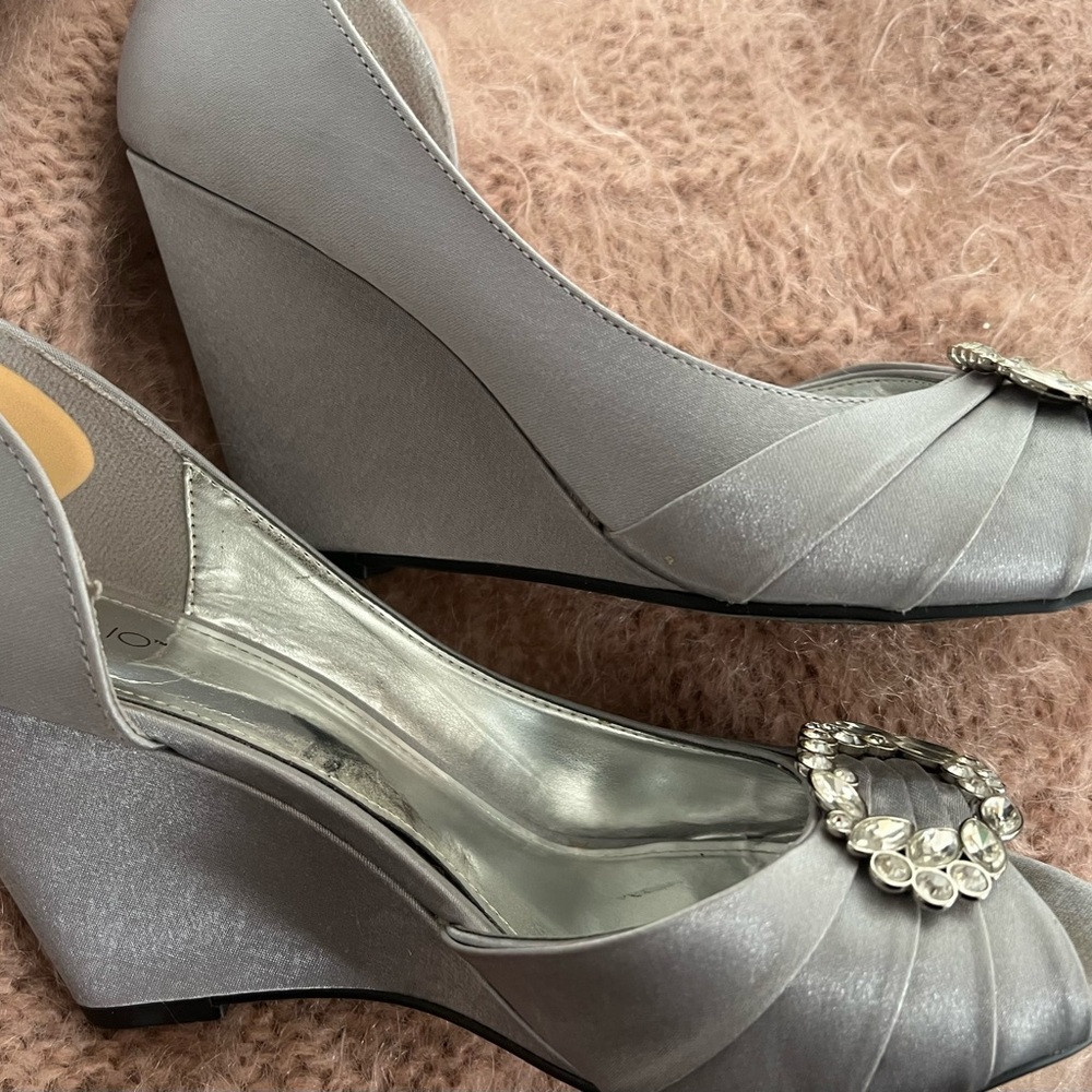 Tevolio satin shoes